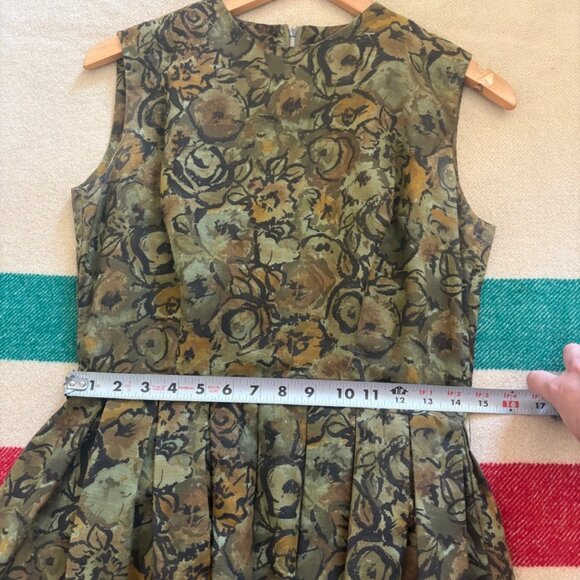 1950s Vintage Floral Dress w/ Matching Belt | Handmade | Small / XS - Picture 2 of 6